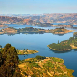 Read more about the article Top Reasons to Visit Lake Bunyonyi on Your Uganda Safari