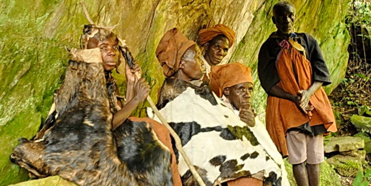 Read more about the article Exploring the Batwa Culture – Uganda’s Indigenous Forest Guardians