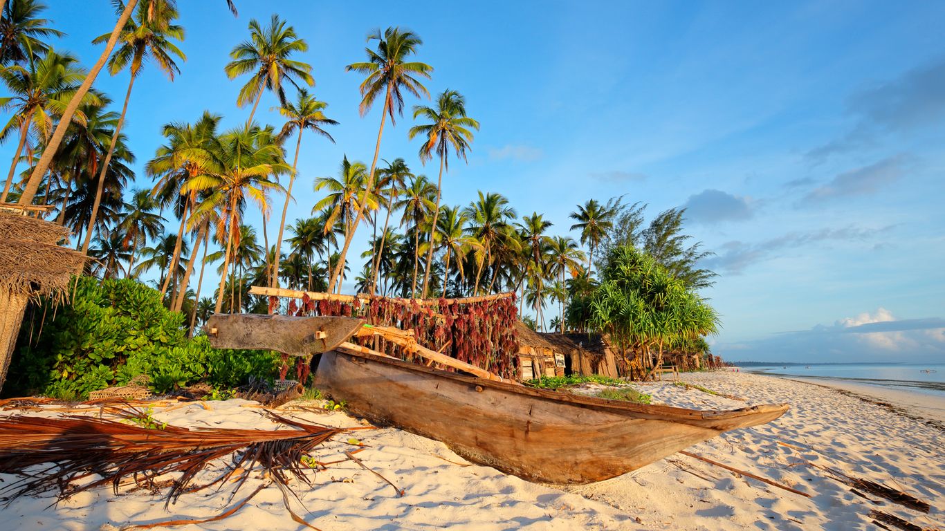 You are currently viewing 21-Day Uganda and Zanzibar Safari Itinerary – The Ultimate East Africa Bush & Beach Adventure
